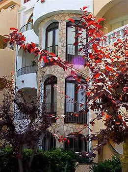 Hotel Comte D'empuries 2*